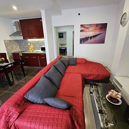 Modern Apartment Nikola In A Quiet Area Kastel Stari Bagian luar foto