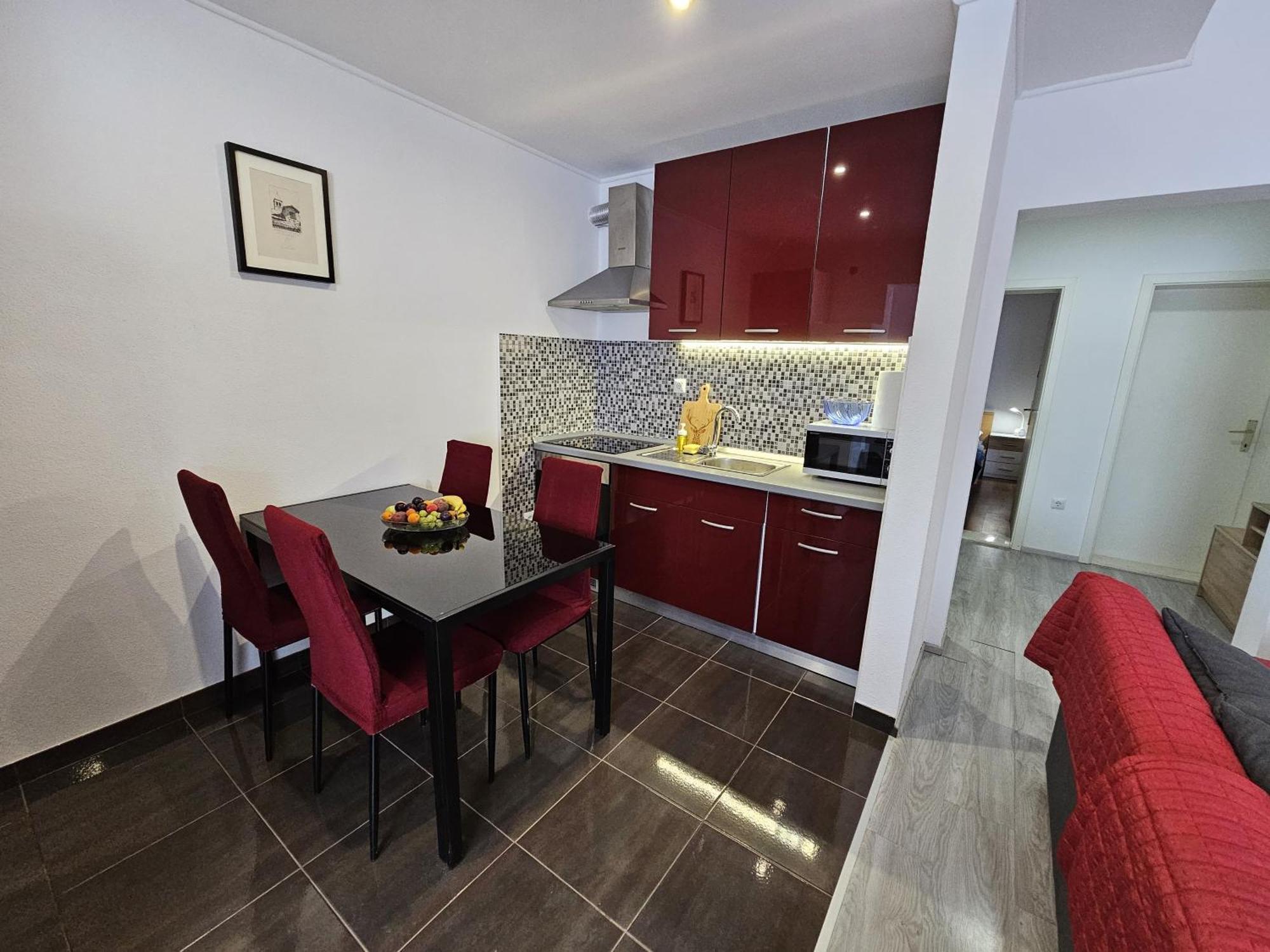 Modern Apartment Nikola In A Quiet Area Kastel Stari Bagian luar foto