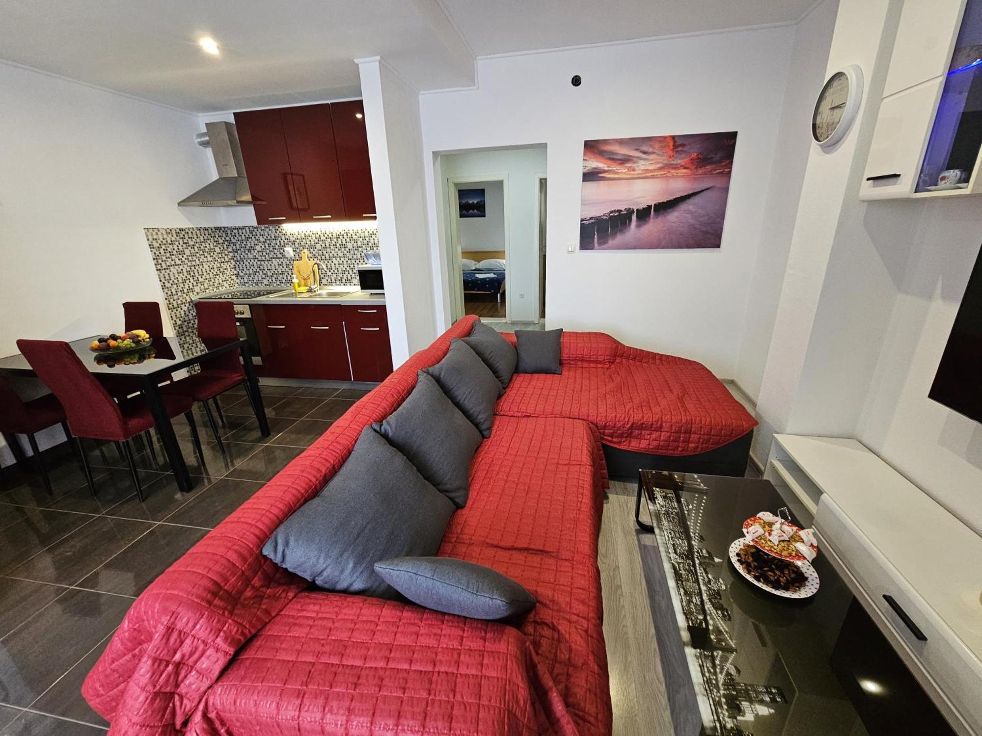 Modern Apartment Nikola In A Quiet Area Kastel Stari Bagian luar foto